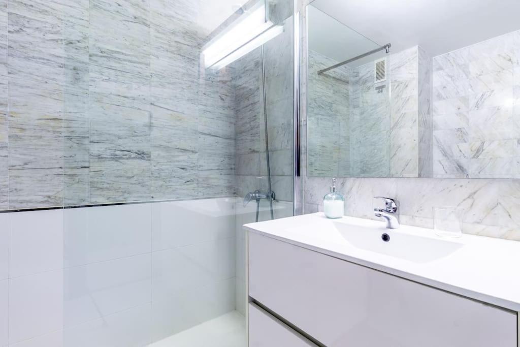 Premium Suite, Puerta Del Sol 比戈 外观 照片